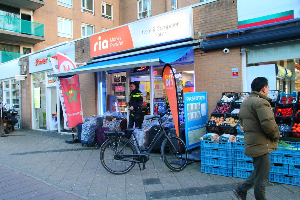 Onderzoek naar overval op telefoonwinkel
