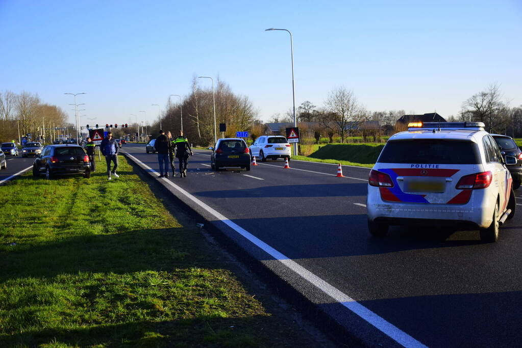 Claxon van auto blijft hangen na botsing