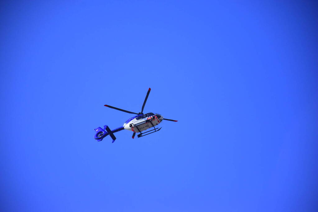 Politieagenten vormen indrukwekkende erehaag voor doodzieke collega