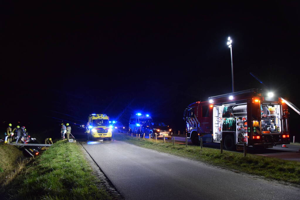 Inzittenden bekneld bij verkeersongeval