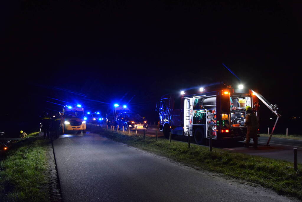 Inzittenden bekneld bij verkeersongeval