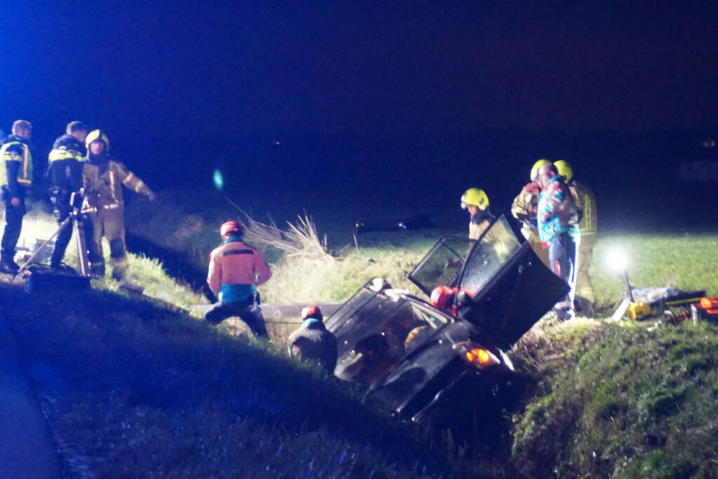 Inzittenden bekneld bij verkeersongeval