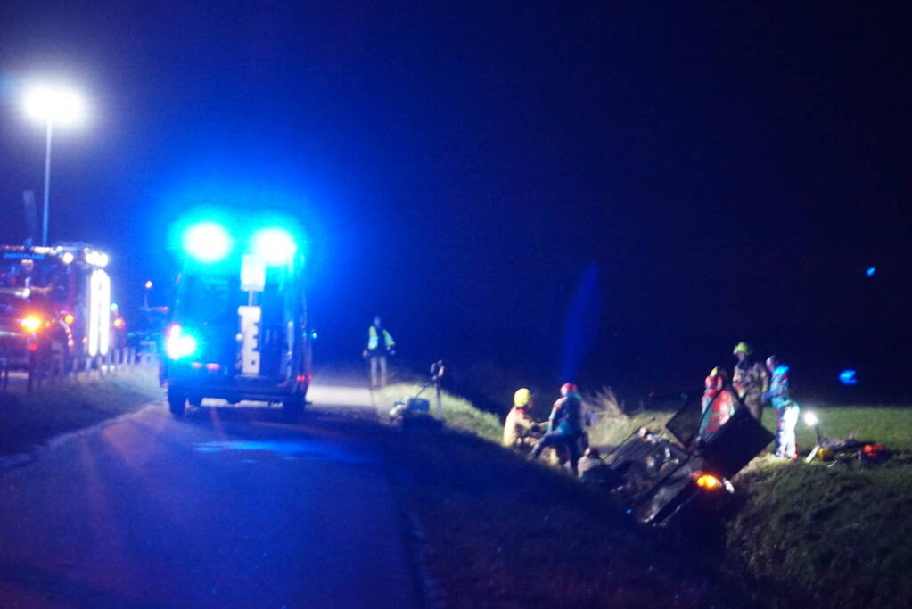 Inzittenden bekneld bij verkeersongeval