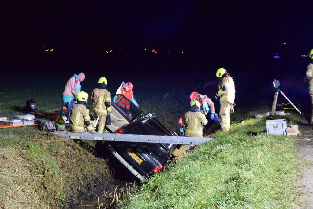 Inzittenden bekneld bij verkeersongeval