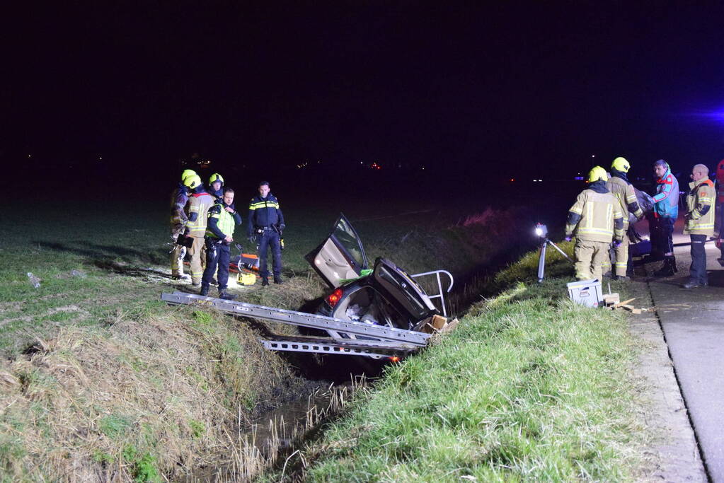 Inzittenden bekneld bij verkeersongeval