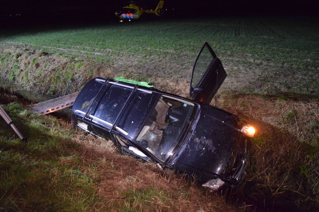 Inzittenden bekneld bij verkeersongeval