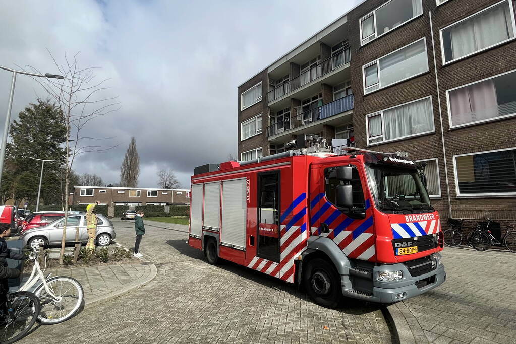 Flatwoning geventileerd vanwege gaslucht