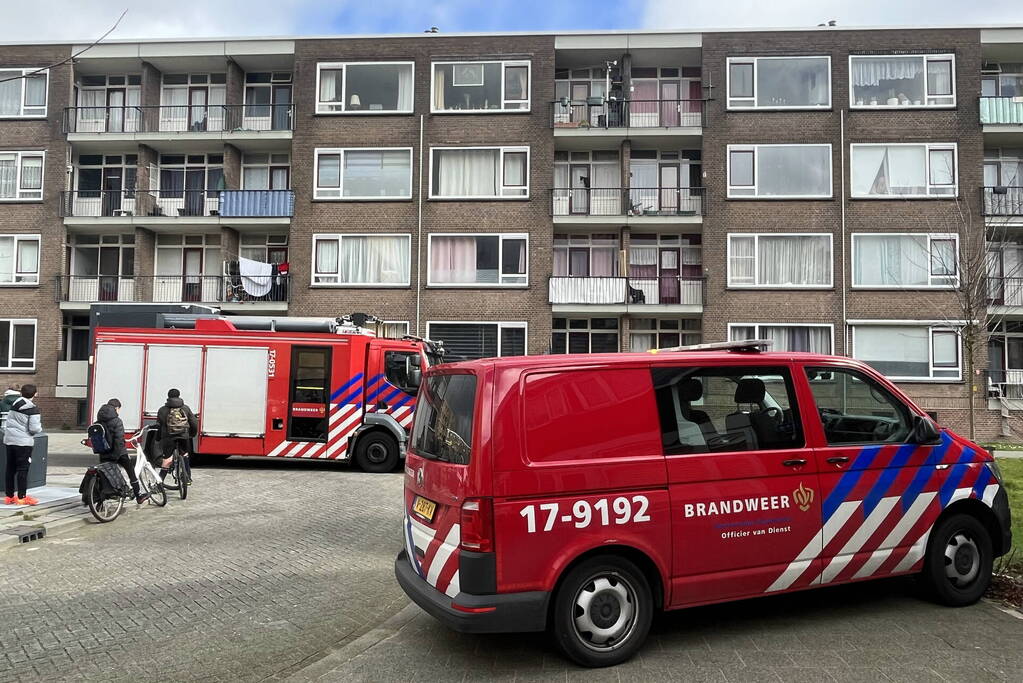 Flatwoning geventileerd vanwege gaslucht