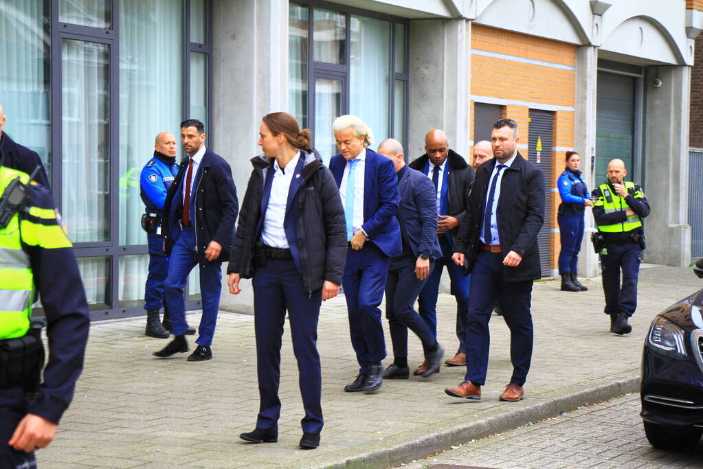 Bezoek Geert Wilders trekt veel bekijks