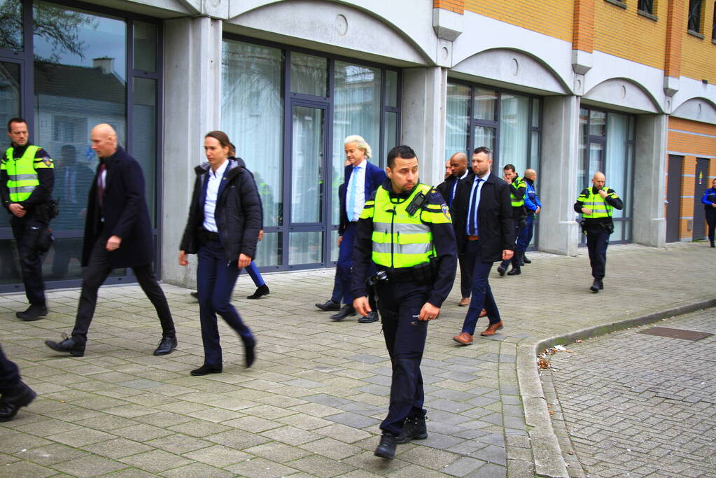 Bezoek Geert Wilders trekt veel bekijks