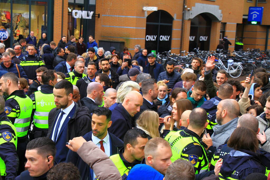 Bezoek Geert Wilders trekt veel bekijks