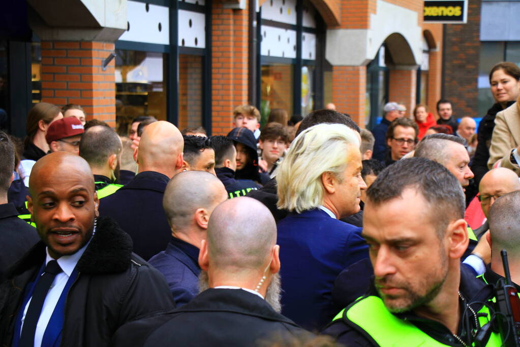Bezoek Geert Wilders trekt veel bekijks
