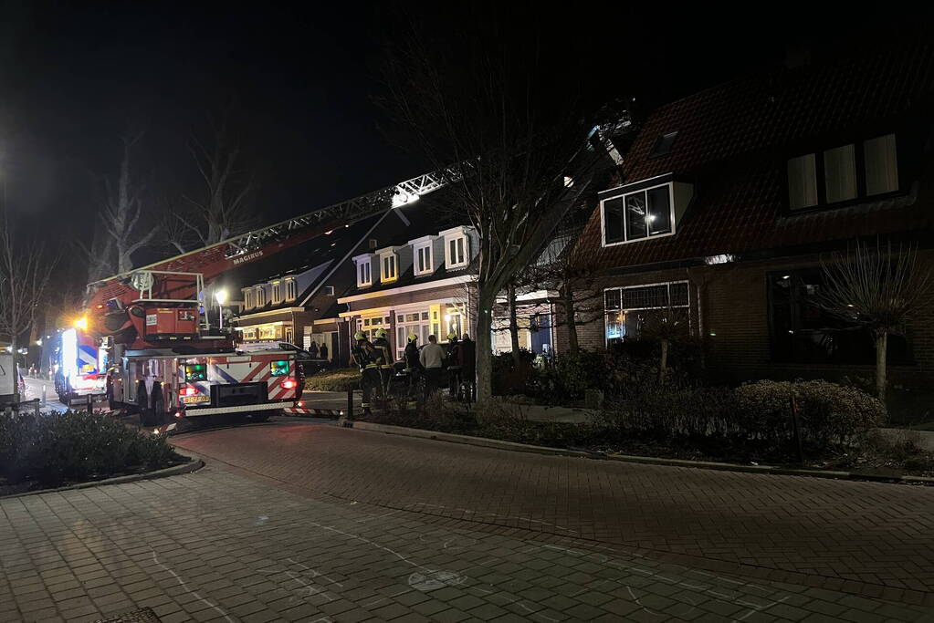 Brand in schoorsteen van woning