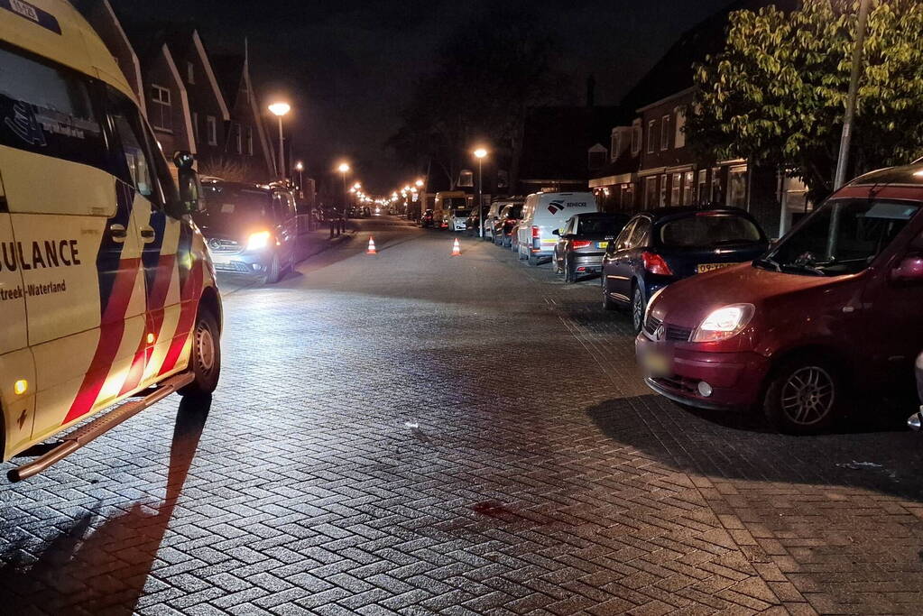 Scooter met twee opzittenden aangereden