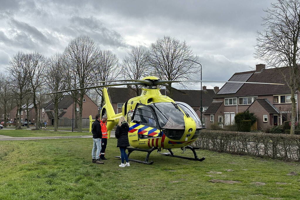 Persoon gewond na val in woning