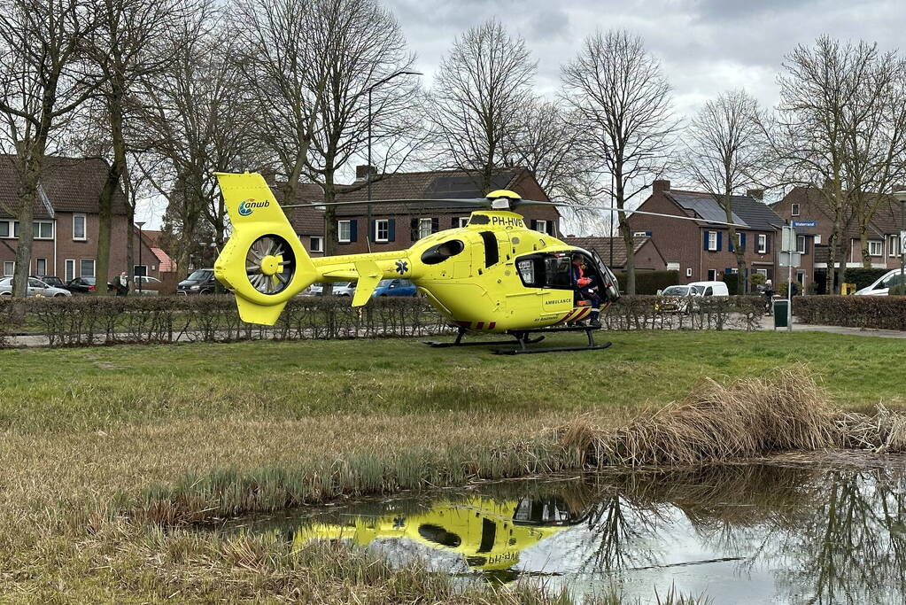 Persoon gewond na val in woning