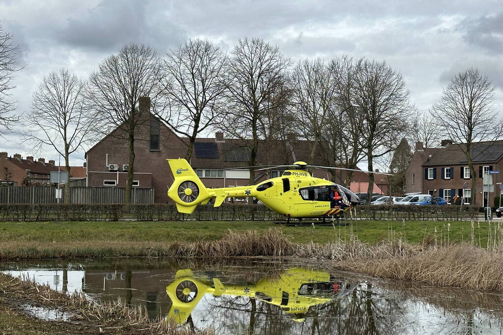 Persoon gewond na val in woning