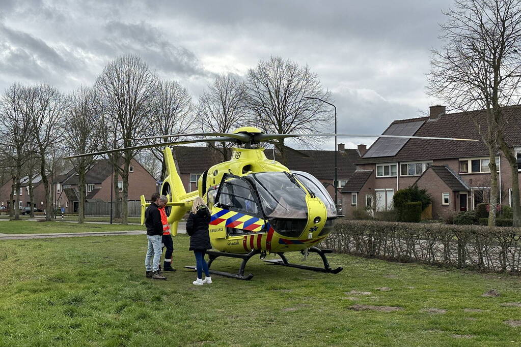 Persoon gewond na val in woning