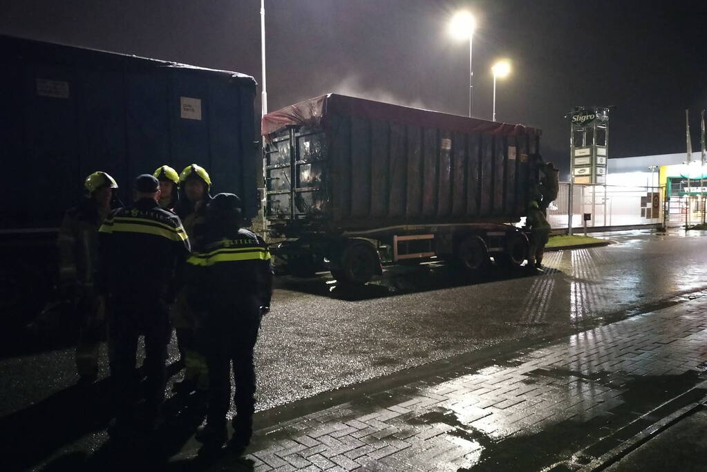 Broei in containers van vrachtwagen