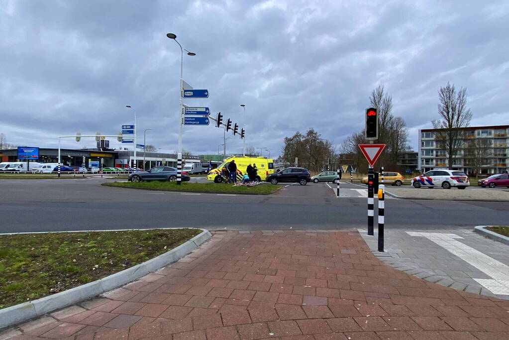 Fiets in de kreukels na negeren rood verkeerslicht