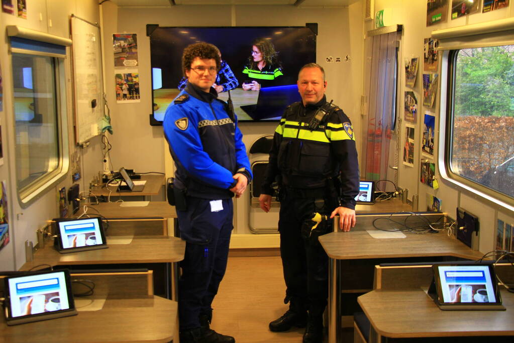 Mobiel Media Lab op parkeerterrein Lidl