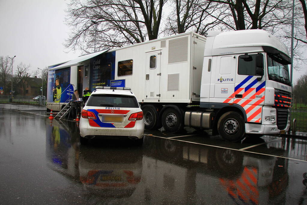 Mobiel Media Lab op parkeerterrein Lidl