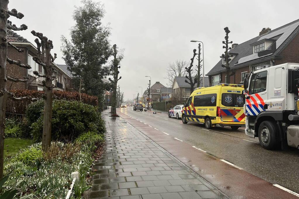 Fietser raakt ernstig gewond bij botsing met auto