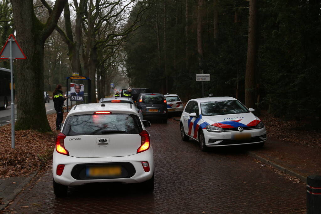 Politie houdt verkeerscontrole