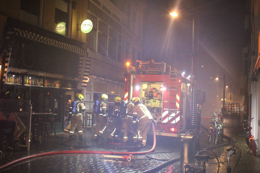 Ontruiming in centrum wegens grote woningbrand