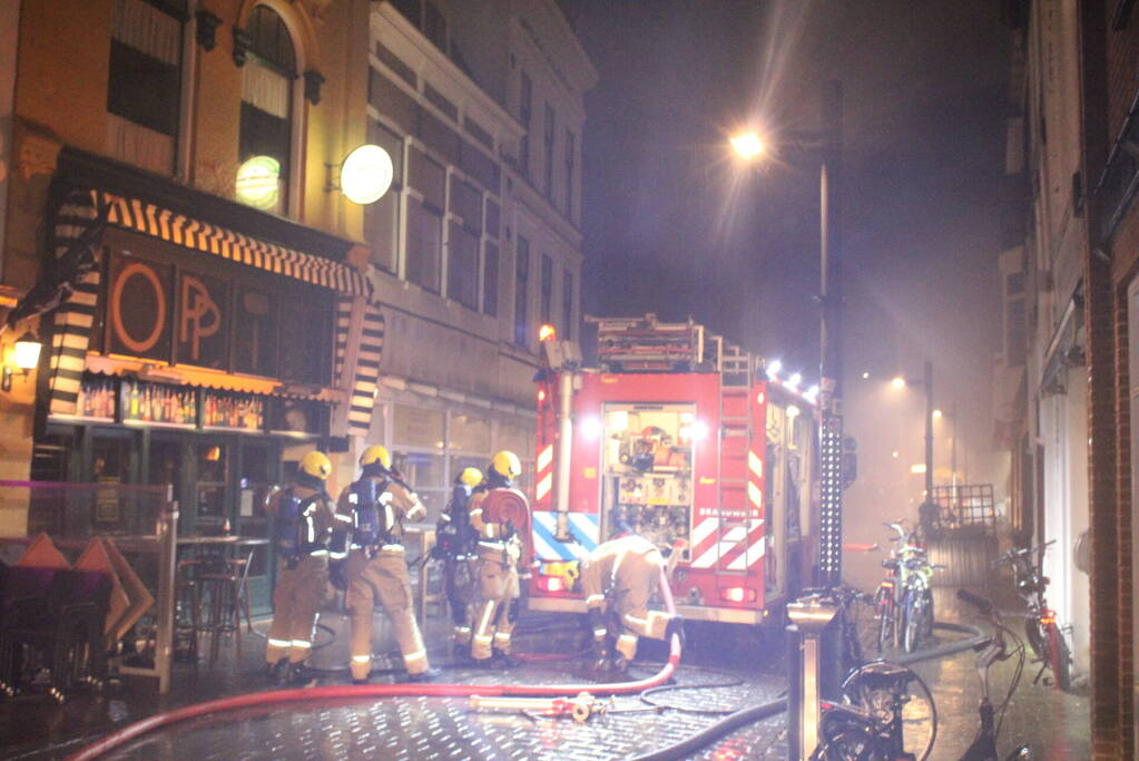 Ontruiming in centrum wegens grote woningbrand