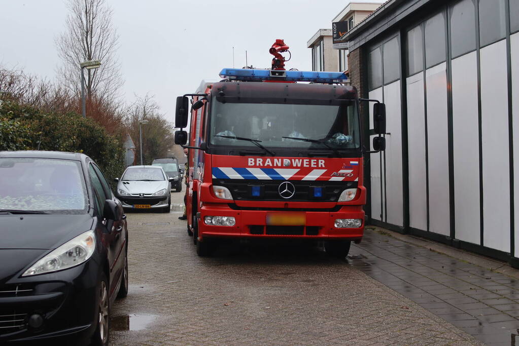 Woonboot maakt water