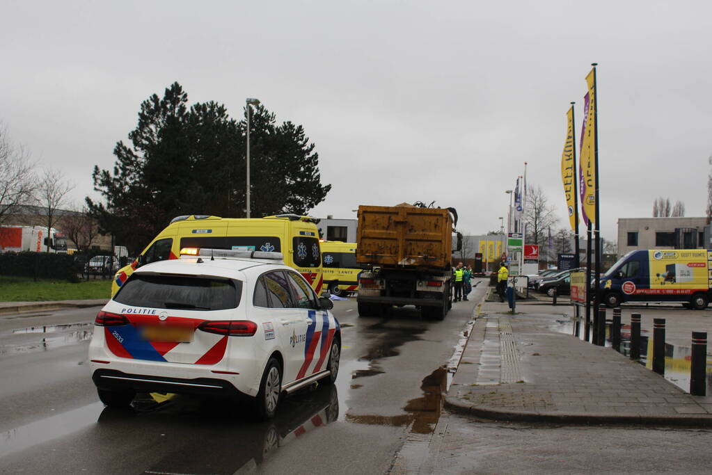 Fietser overleden door aanrijding met vrachtwagen