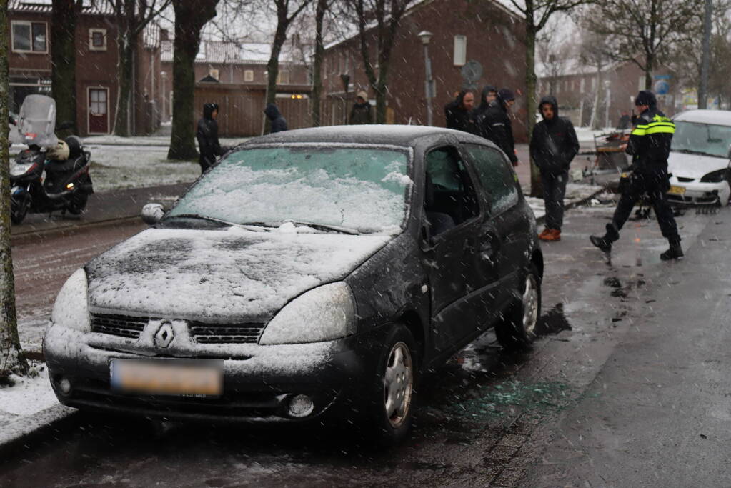 Forse schade en wiel afgebroken na botsing