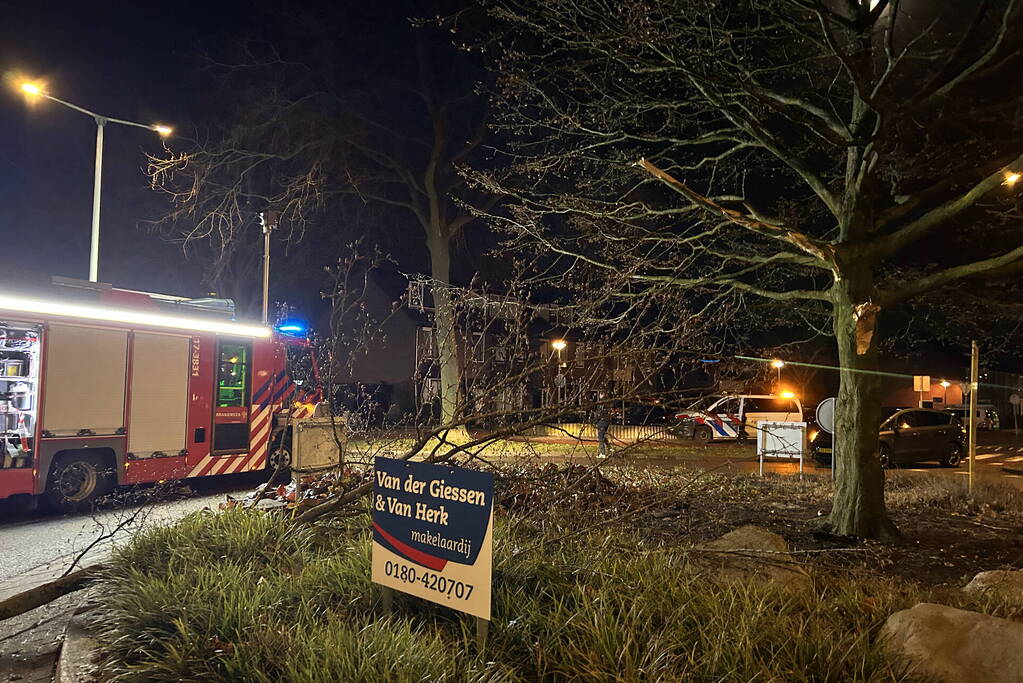 Auto belandt op de kop bij ongeval