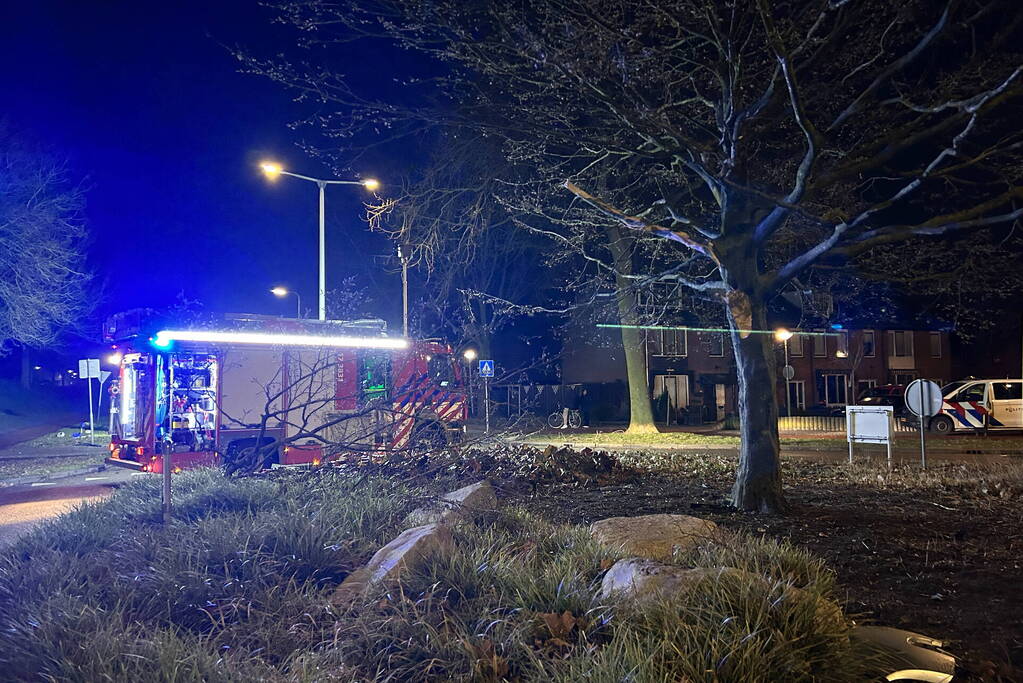 Auto belandt op de kop bij ongeval