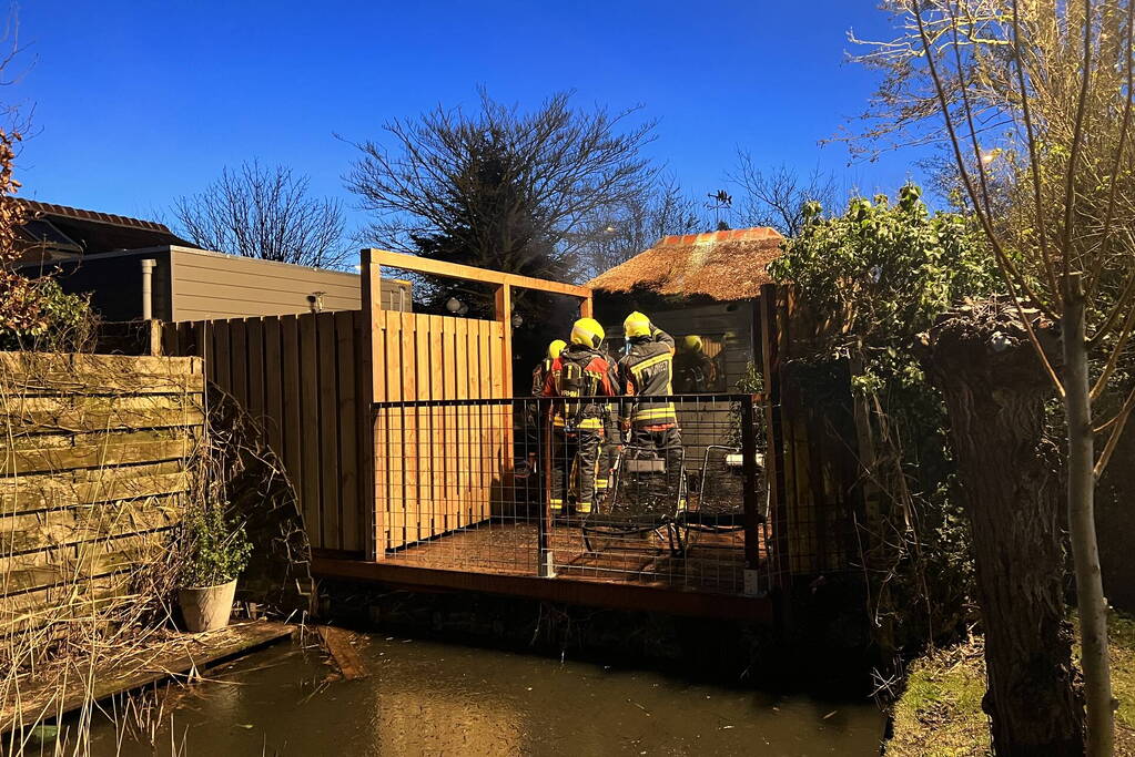 Schuur verwoest door uitslaande brand