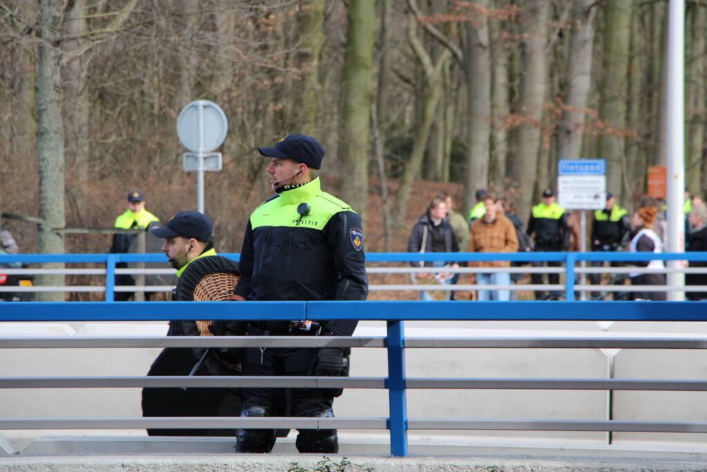 ME veegt A12 met actievoerders leeg