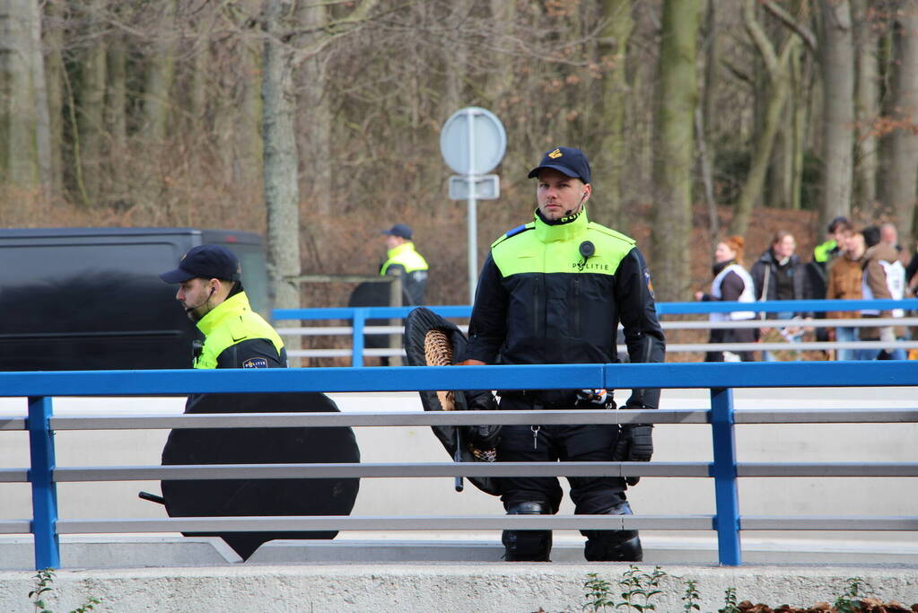 ME veegt A12 met actievoerders leeg