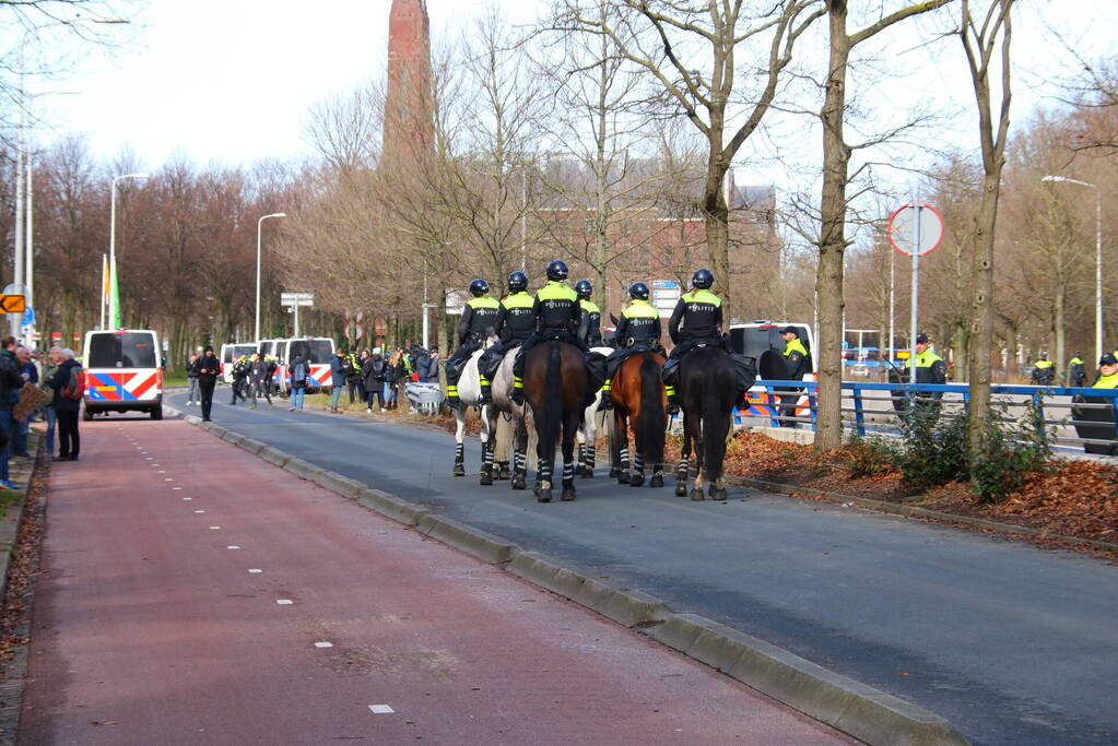 ME veegt A12 met actievoerders leeg