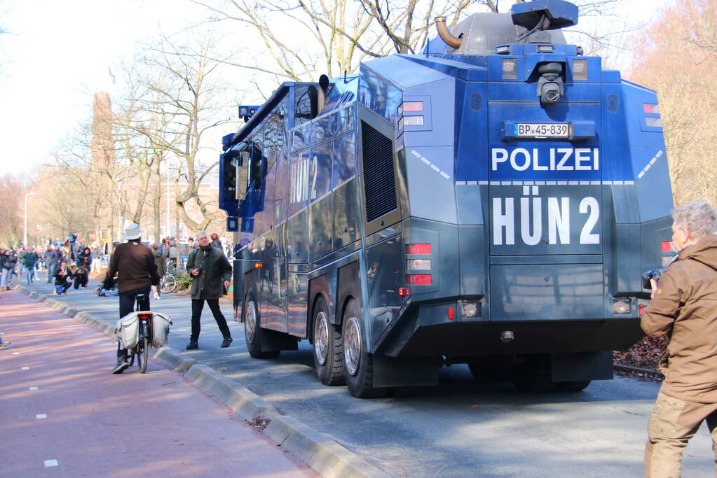 ME veegt A12 met actievoerders leeg