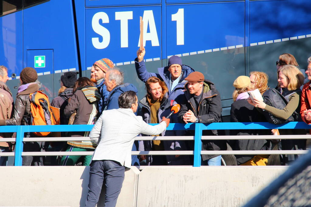 ME veegt A12 met actievoerders leeg