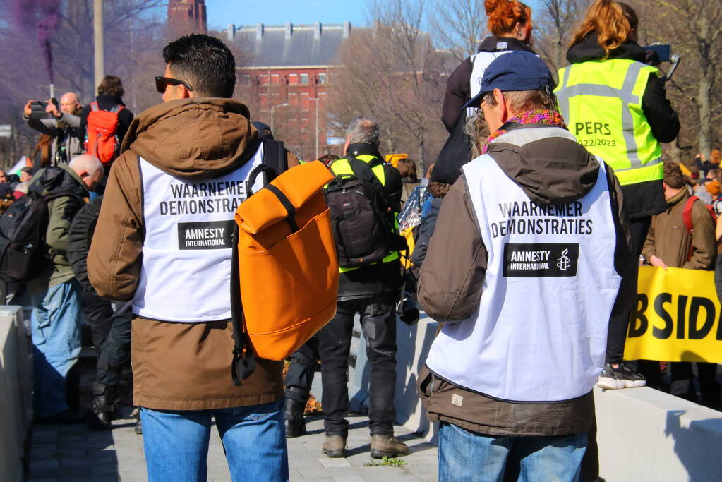 ME veegt A12 met actievoerders leeg