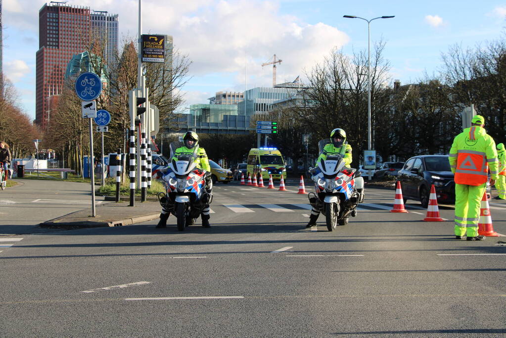 Duizenden demonstranten op snelweg A12