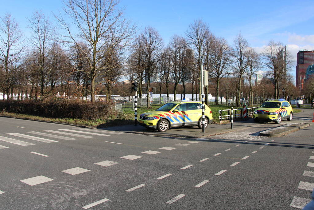 Duizenden demonstranten op snelweg A12