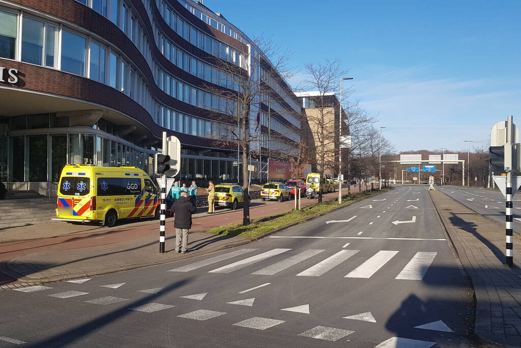 Duizenden demonstranten op snelweg A12