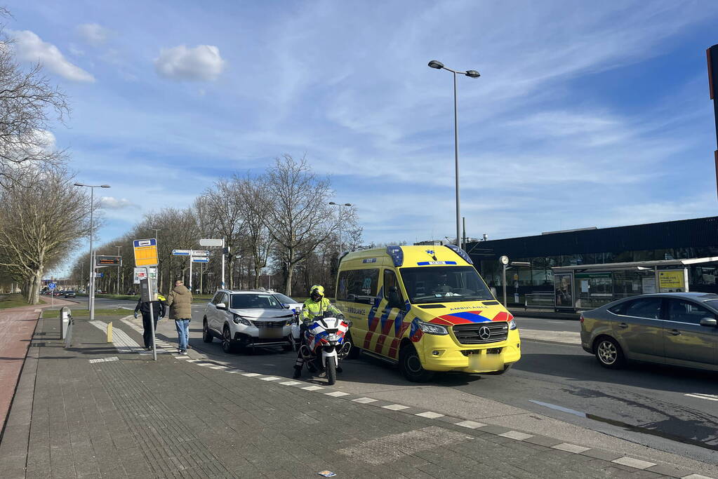 Aanrijding tussen twee personenauto's