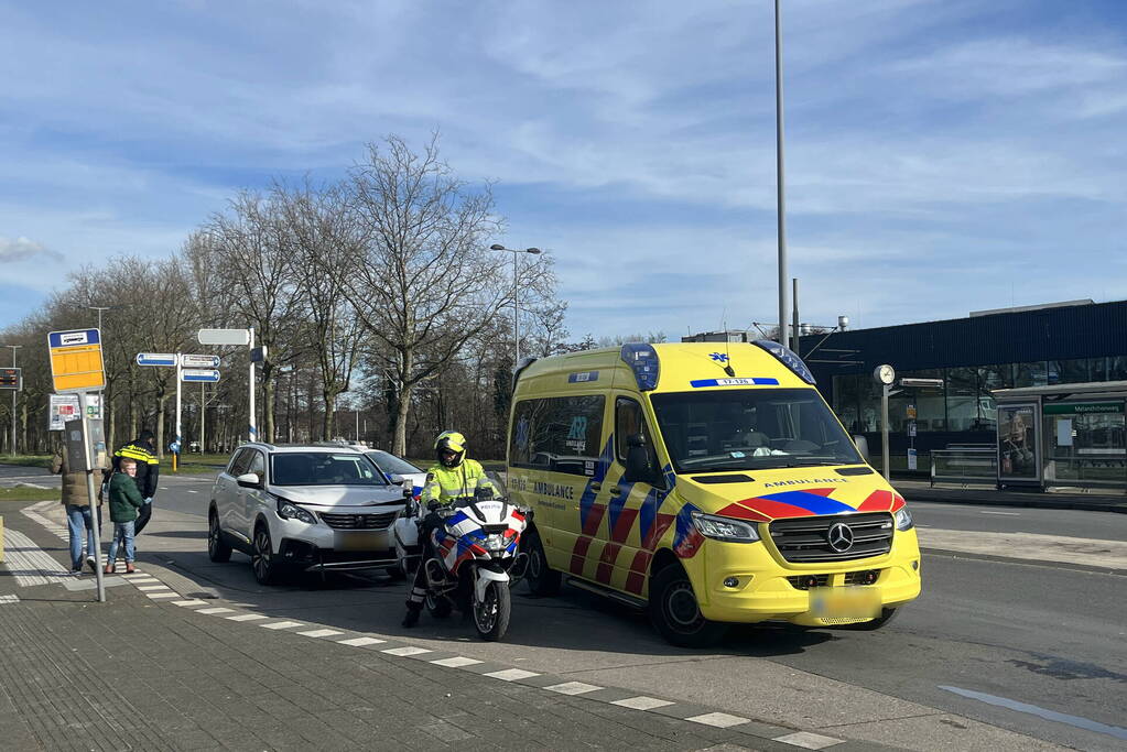 Aanrijding tussen twee personenauto's