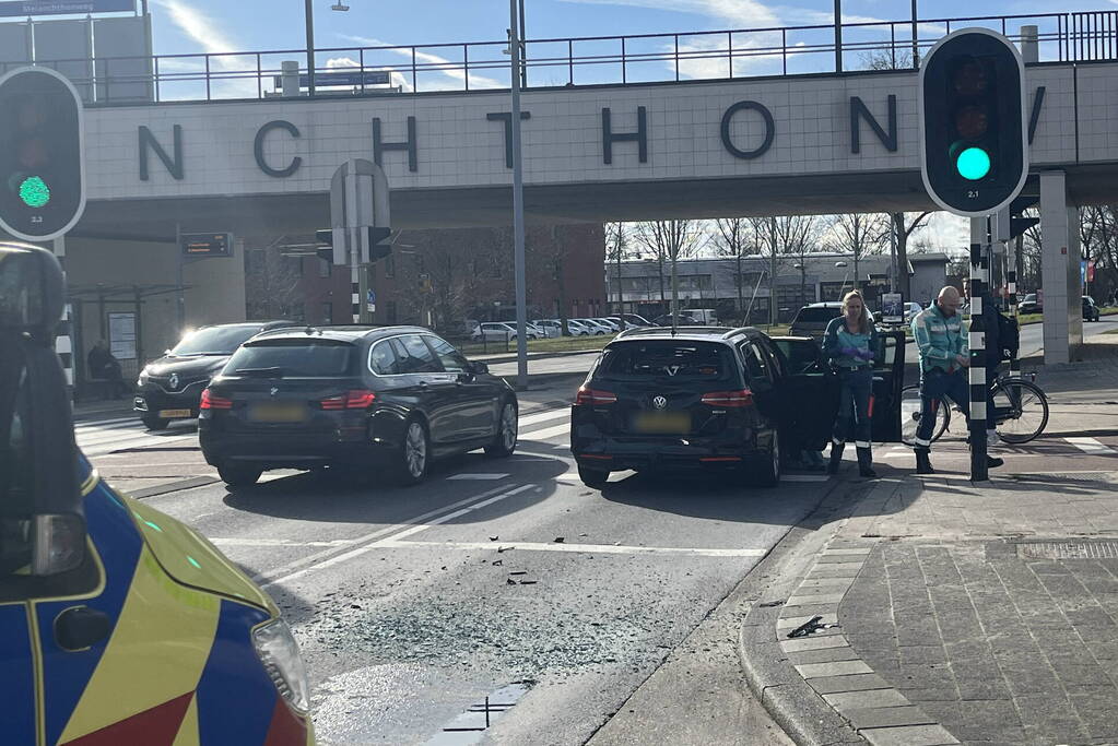 Aanrijding tussen twee personenauto's