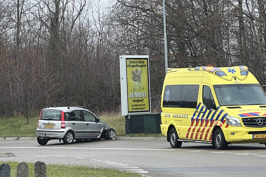 Voorwiel breekt af bij verkeersongeval