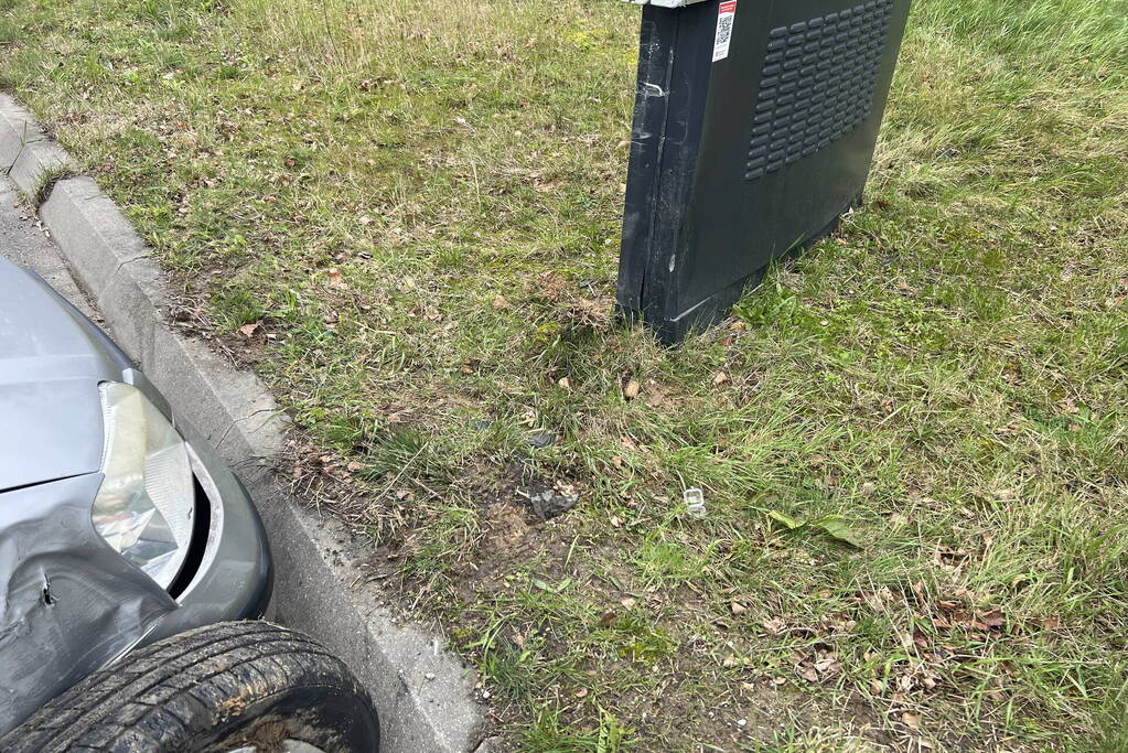 Voorwiel breekt af bij verkeersongeval